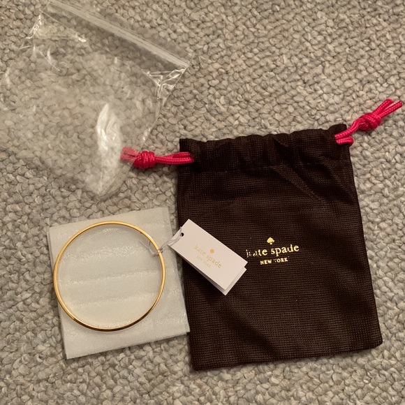 Brand new (NWT) Kate Spade New York Gold Bangle, slim, stackable. Heart of gold - Picture 5 of 5